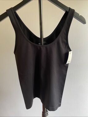 Le Mystere Seamless Comfort Tank Black Size M new with tags